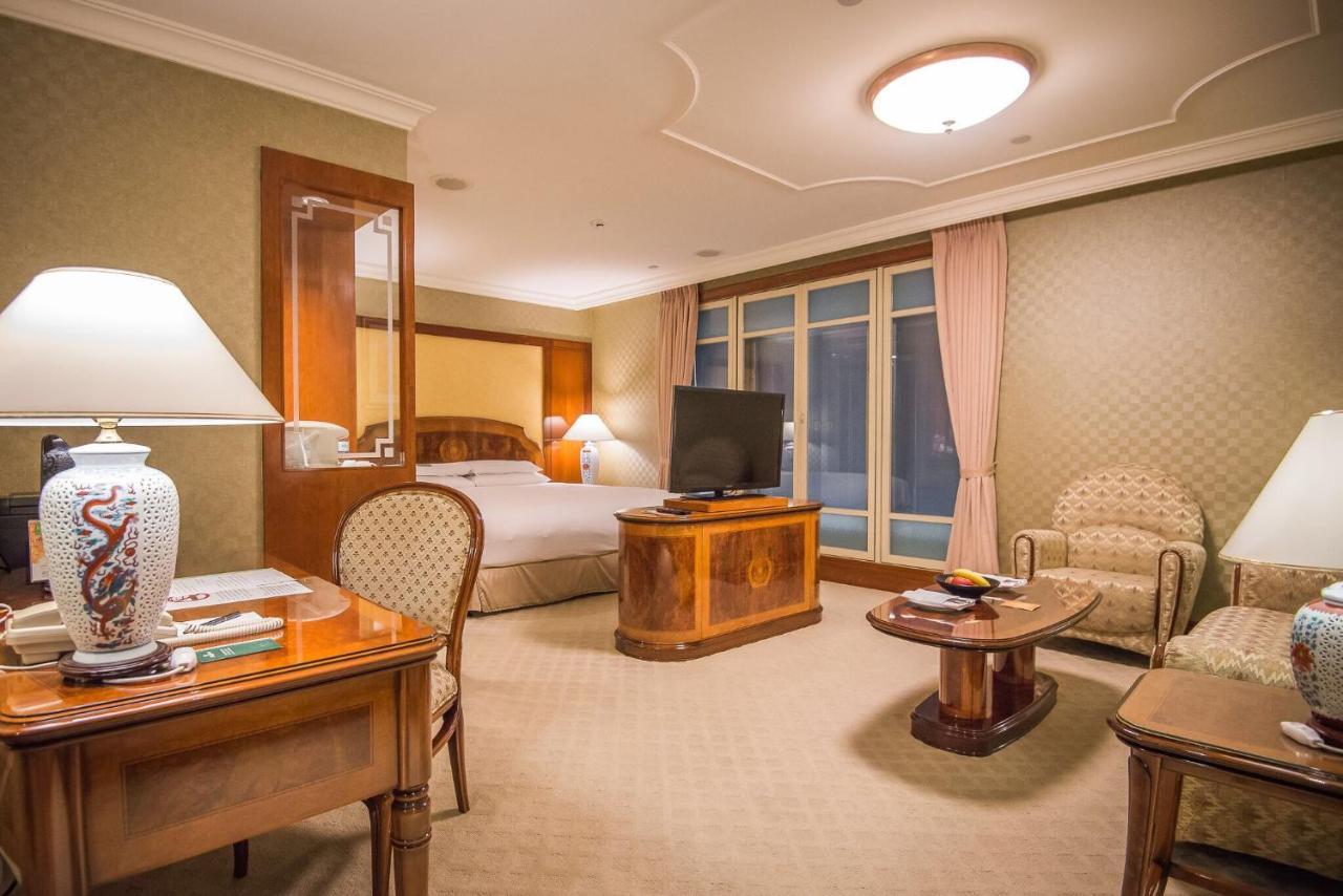 Evergreen Laurel 5*