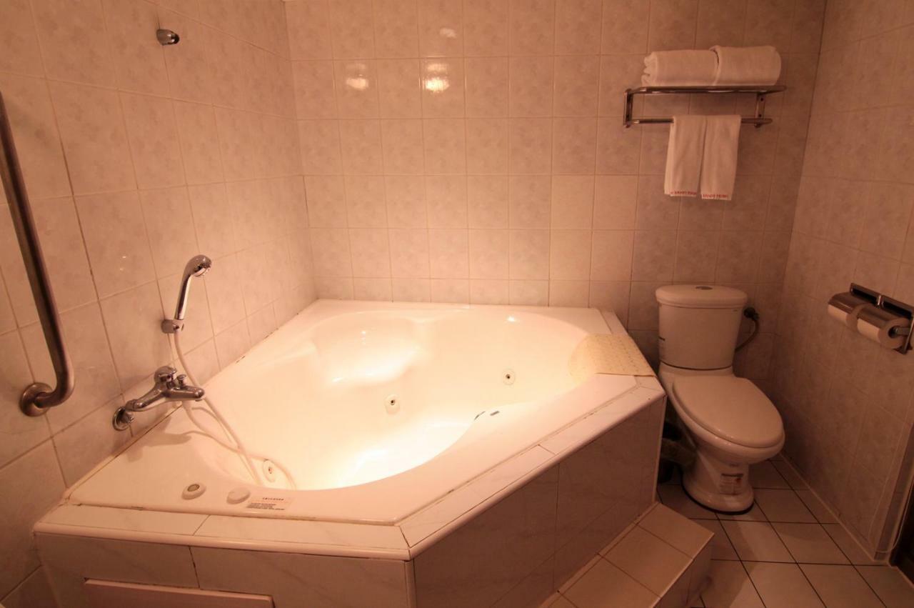 The Moon Hotel 3*