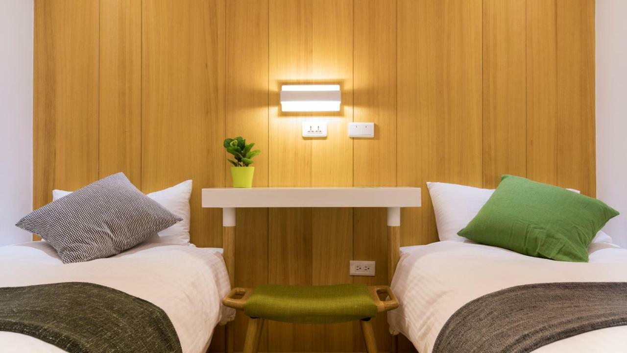 Meander Hostel *