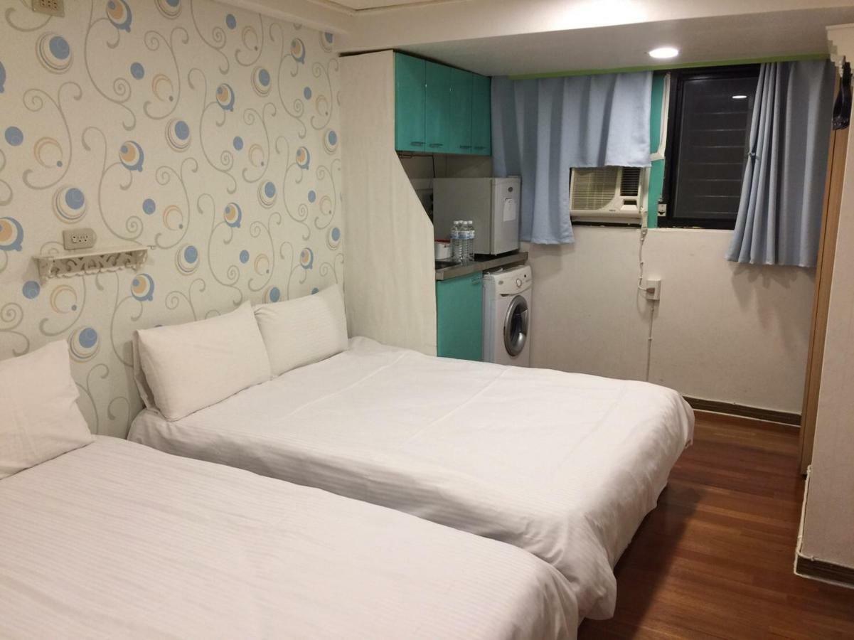 Jacky's House Ximen Homestay *