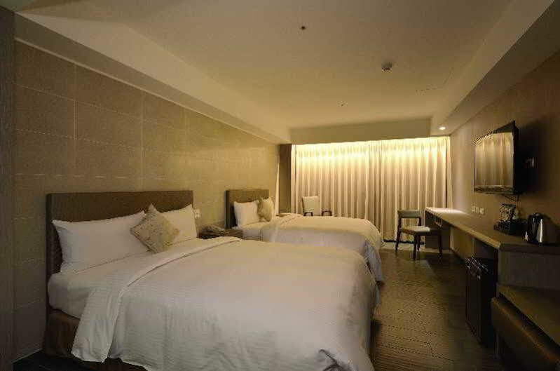 Guide Fuxing North 3* Taipei