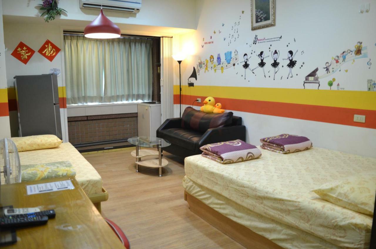 Holo Hostel *