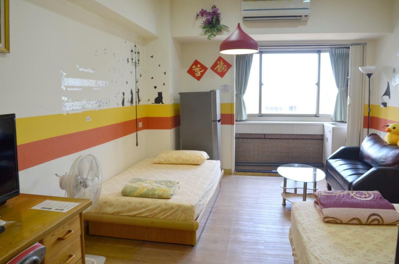 Holo Hostel *