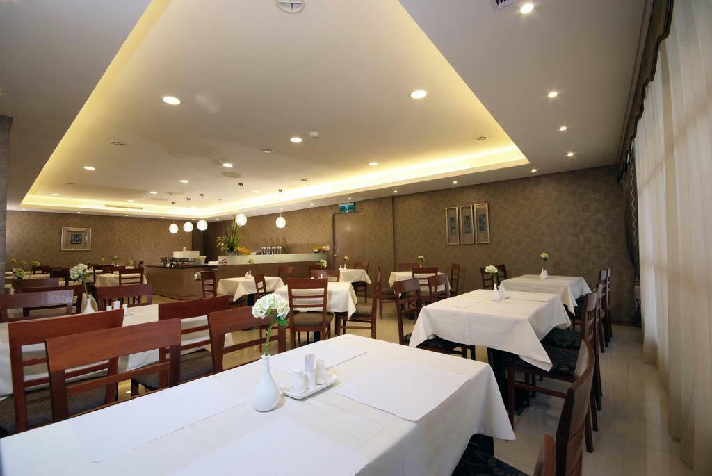 World Triple Beds 3*