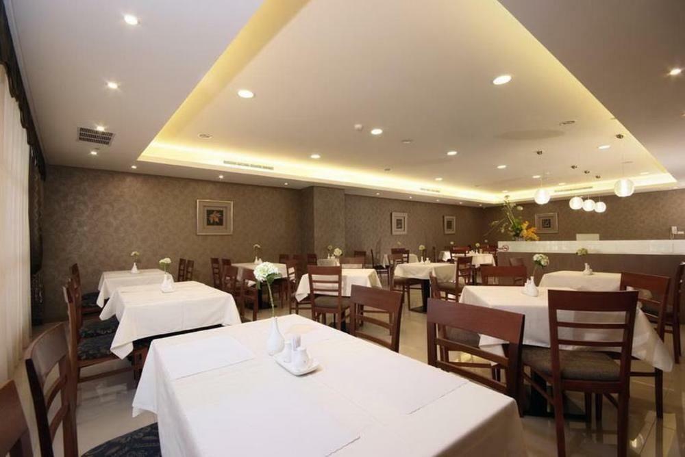World Triple Beds 3*