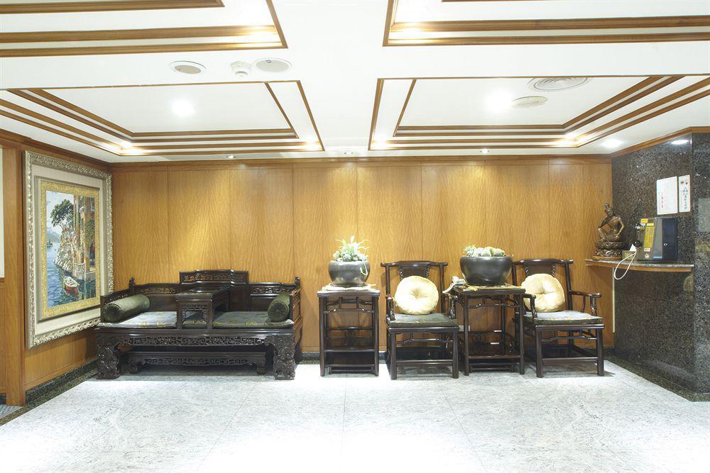 Hotel She 3*