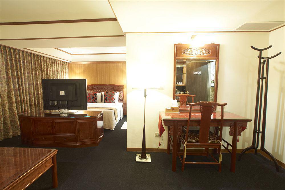 She Hotel 3*