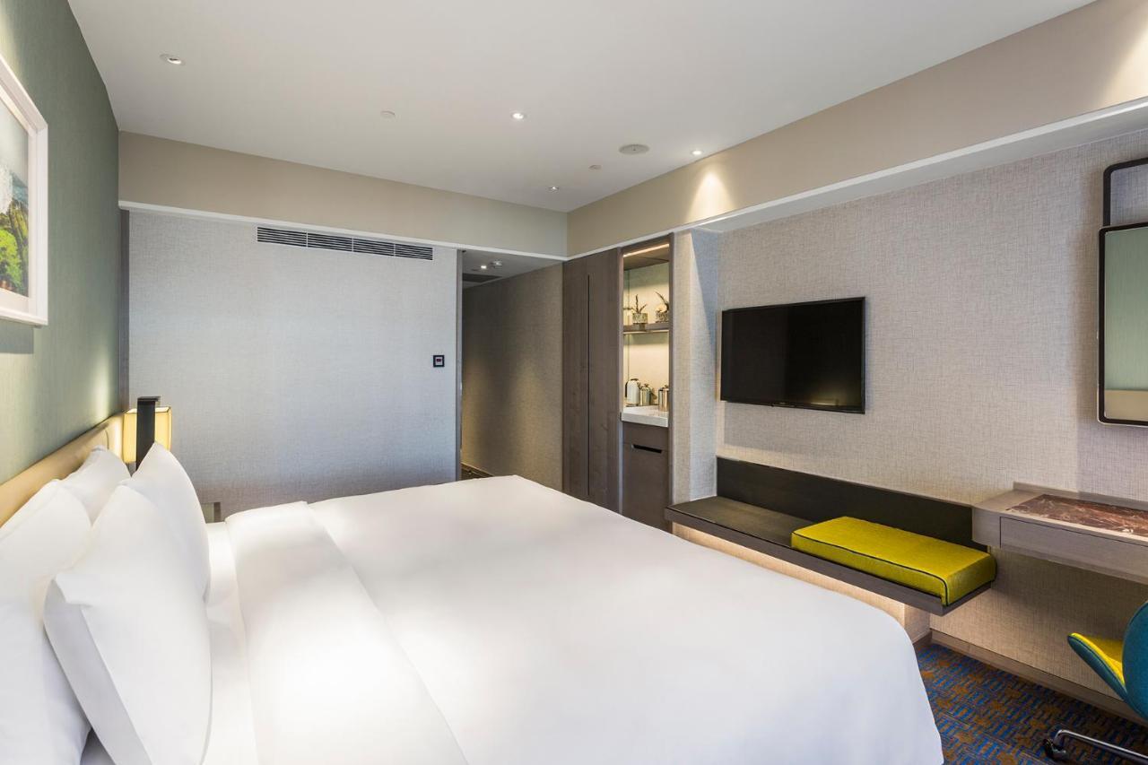 Ambassador Hotel 5*
