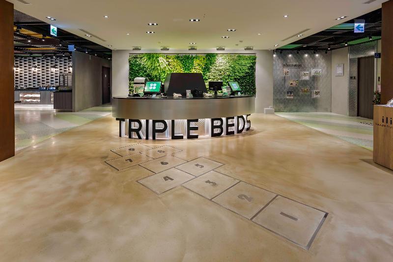 World Triple Beds Hotel
